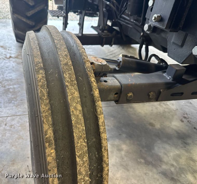 image for item DY0428 2000 New Holland 5610S tractor