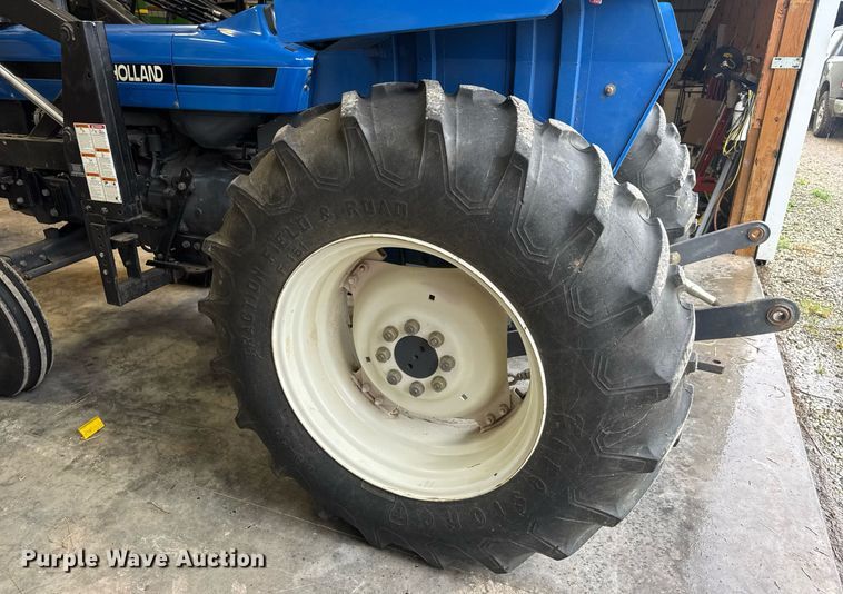 image for item DY0428 2000 New Holland 5610S tractor