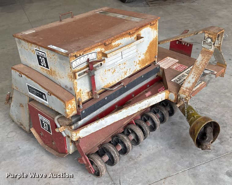 image for item DY0432 1989 Olathe 37/38 seeder