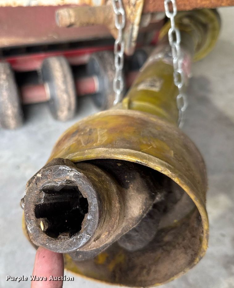 image for item DY0432 1989 Olathe 37/38 seeder