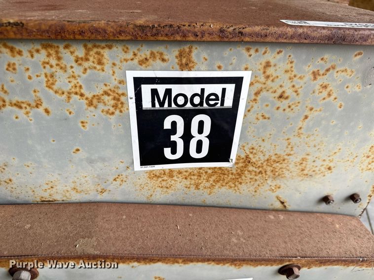 image for item DY0432 1989 Olathe 37/38 seeder