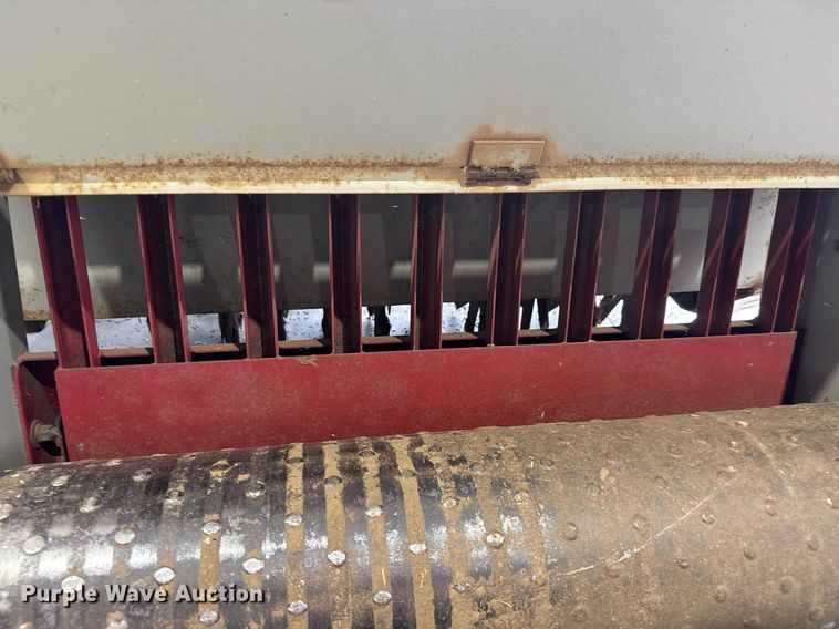 image for item DY0432 1989 Olathe 37/38 seeder