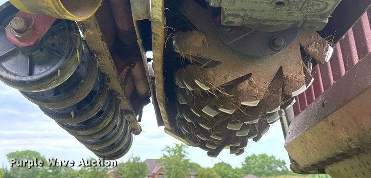 image for item DY0432 1989 Olathe 37/38 seeder