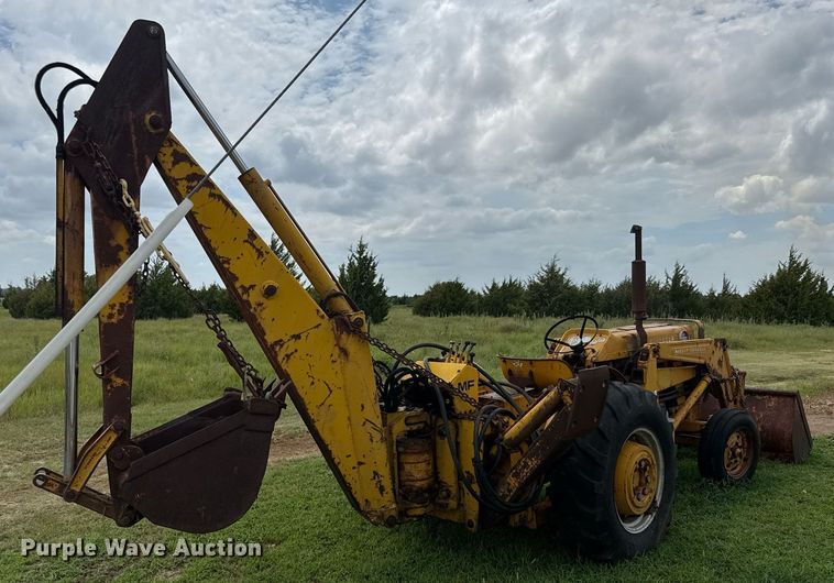 image for item DY0435 Massey Ferguson 3165 tractor