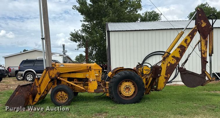 image for item DY0435 Massey Ferguson 3165 tractor