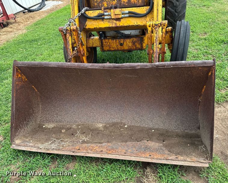 image for item DY0435 Massey Ferguson 3165 tractor