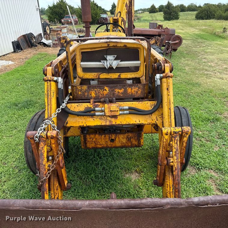 image for item DY0435 Massey Ferguson 3165 tractor