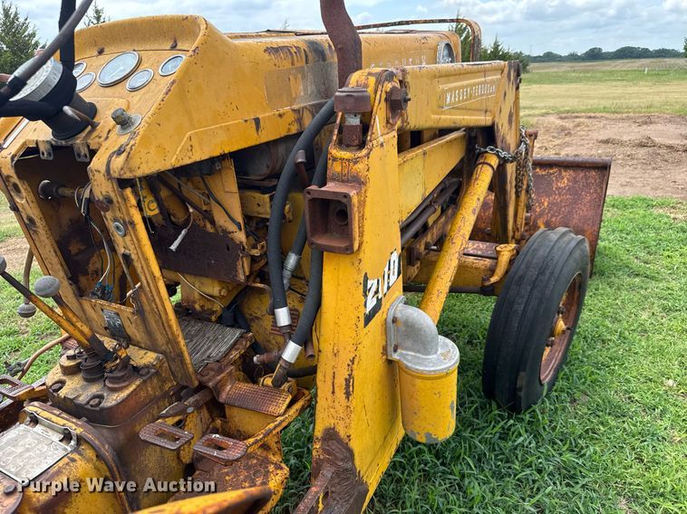 image for item DY0435 Massey Ferguson 3165 tractor