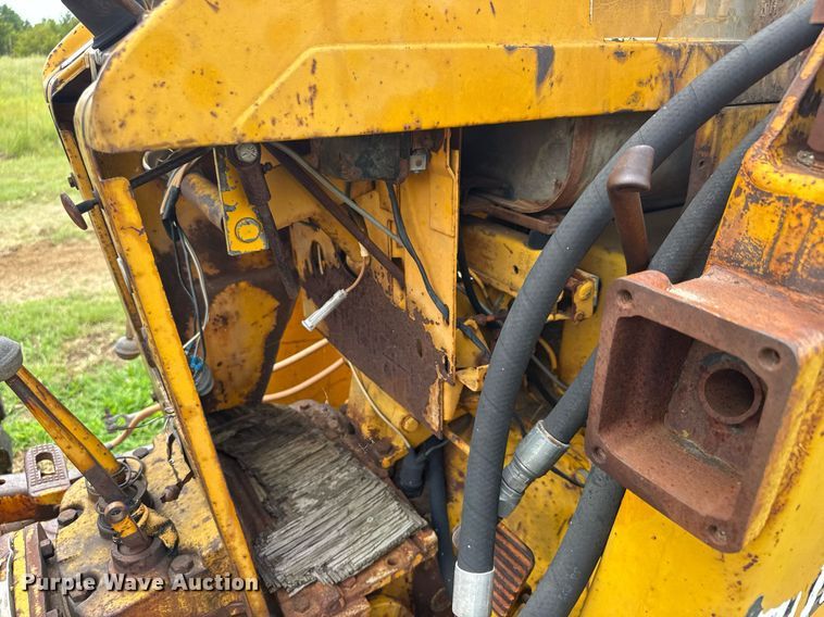 image for item DY0435 Massey Ferguson 3165 tractor