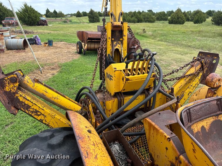 image for item DY0435 Massey Ferguson 3165 tractor