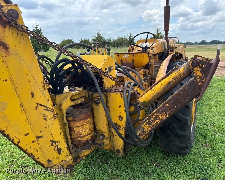 image for item DY0435 Massey Ferguson 3165 tractor