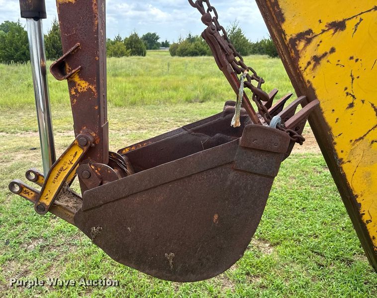 image for item DY0435 Massey Ferguson 3165 tractor