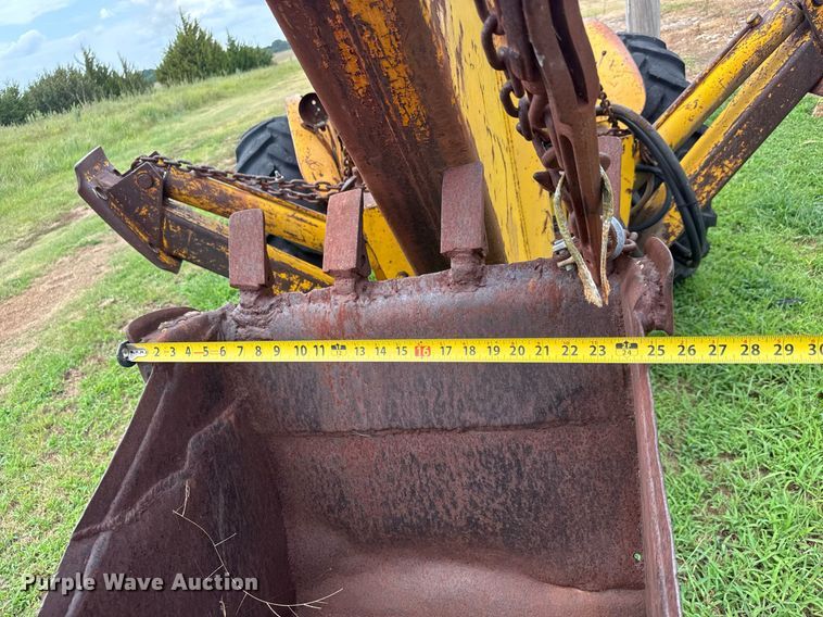 image for item DY0435 Massey Ferguson 3165 tractor