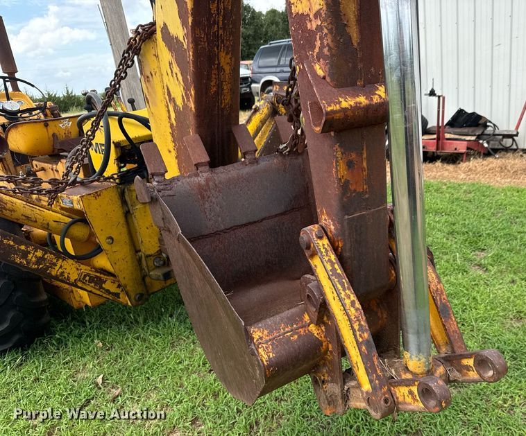 image for item DY0435 Massey Ferguson 3165 tractor
