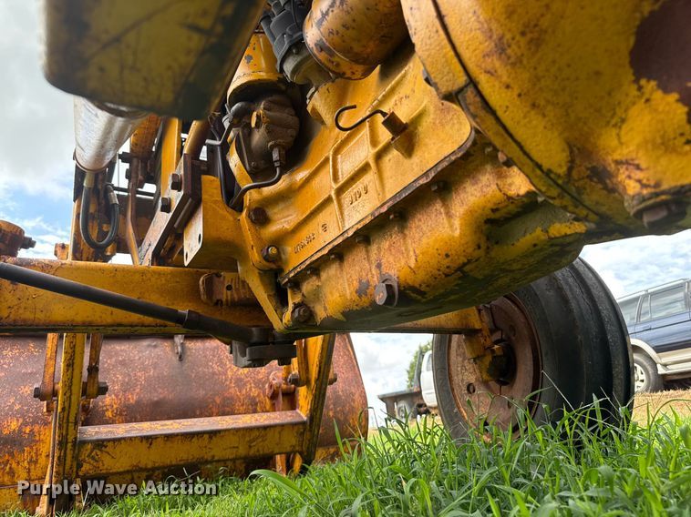 image for item DY0435 Massey Ferguson 3165 tractor