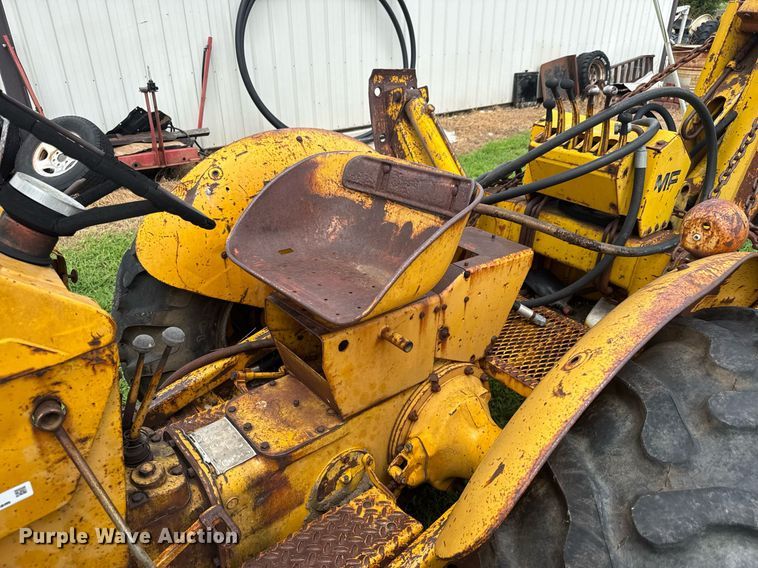 image for item DY0435 Massey Ferguson 3165 tractor