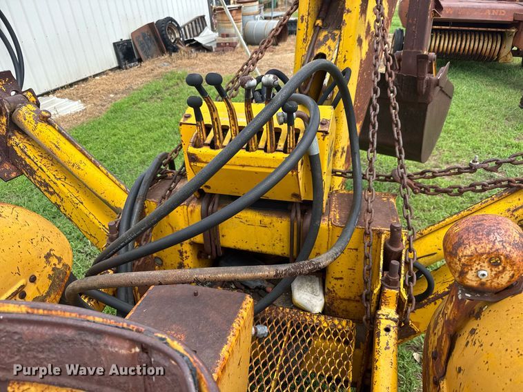 image for item DY0435 Massey Ferguson 3165 tractor