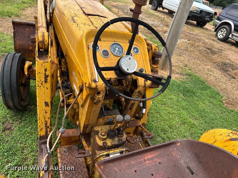 image for item DY0435 Massey Ferguson 3165 tractor