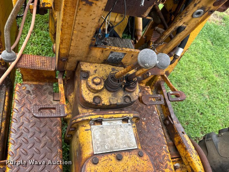 image for item DY0435 Massey Ferguson 3165 tractor