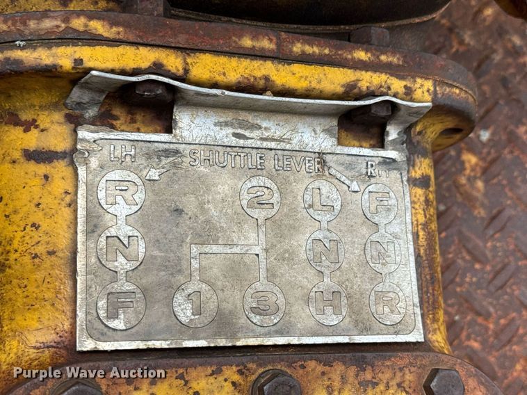 image for item DY0435 Massey Ferguson 3165 tractor