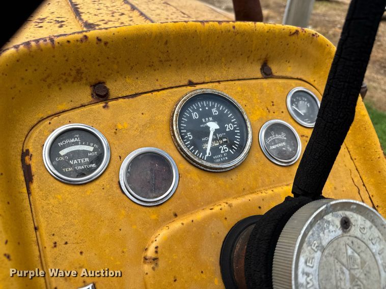 image for item DY0435 Massey Ferguson 3165 tractor