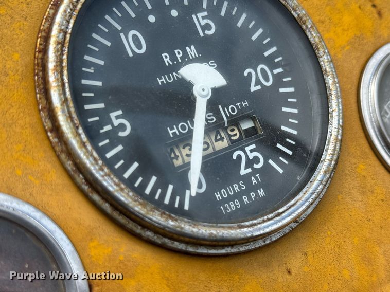 image for item DY0435 Massey Ferguson 3165 tractor