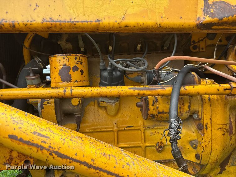 image for item DY0435 Massey Ferguson 3165 tractor