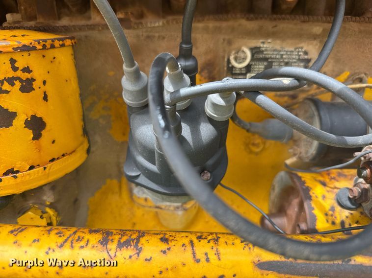 image for item DY0435 Massey Ferguson 3165 tractor