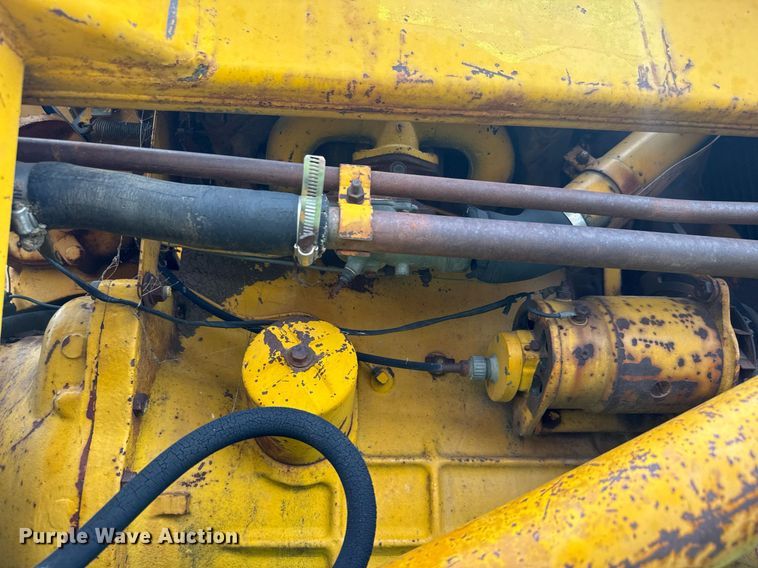 image for item DY0435 Massey Ferguson 3165 tractor