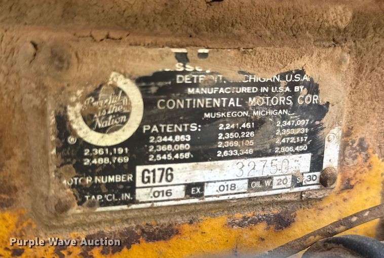 image for item DY0435 Massey Ferguson 3165 tractor