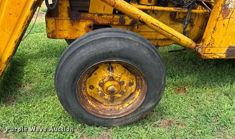 image for item DY0435 Massey Ferguson 3165 tractor