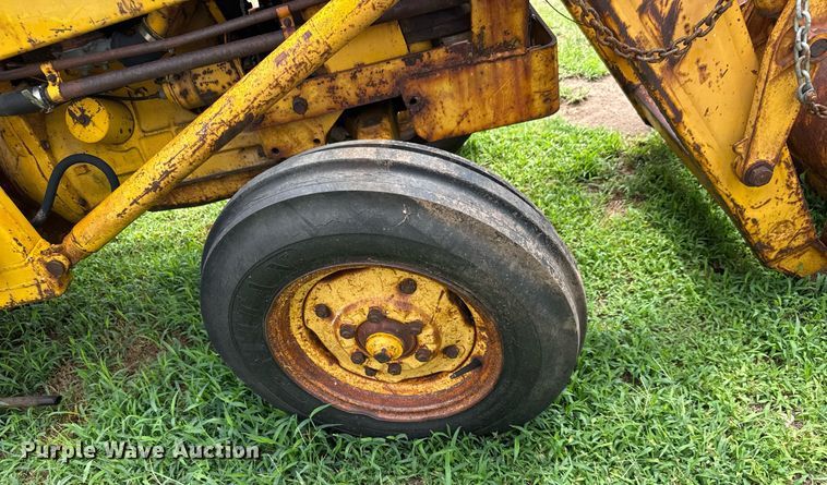 image for item DY0435 Massey Ferguson 3165 tractor