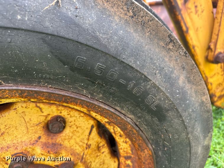 image for item DY0435 Massey Ferguson 3165 tractor