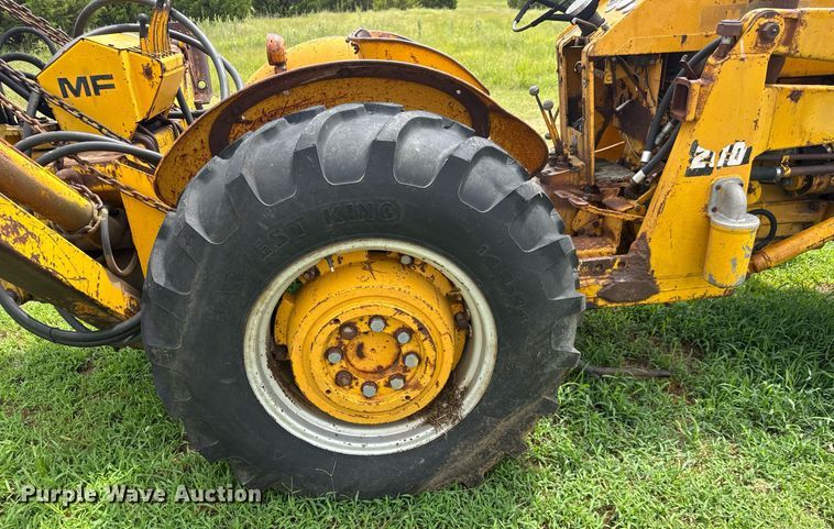 image for item DY0435 Massey Ferguson 3165 tractor