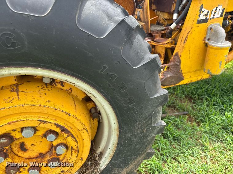 image for item DY0435 Massey Ferguson 3165 tractor