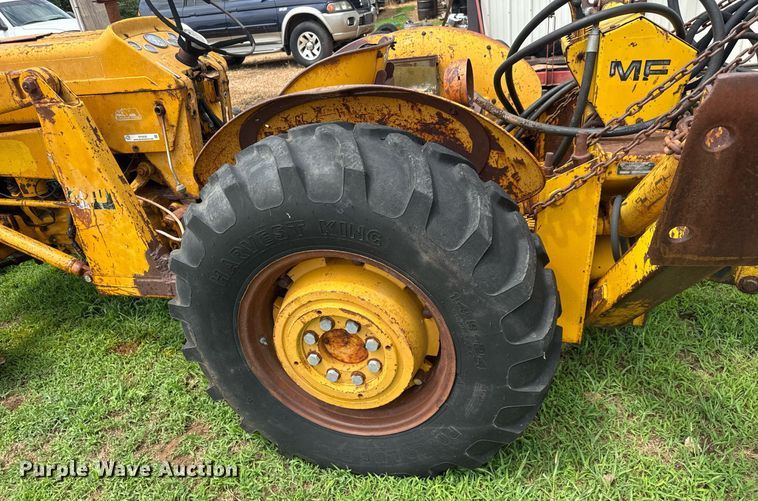 image for item DY0435 Massey Ferguson 3165 tractor