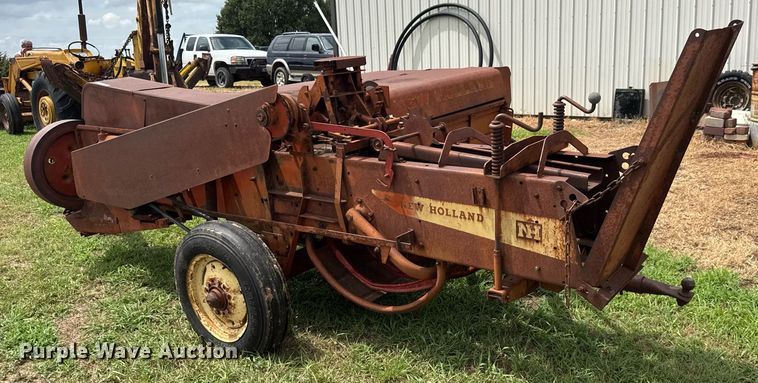 image for item DY0436 New Holland 269 small square baler