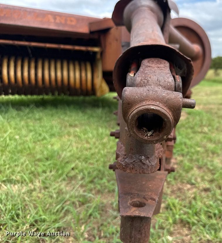 image for item DY0436 New Holland 269 small square baler