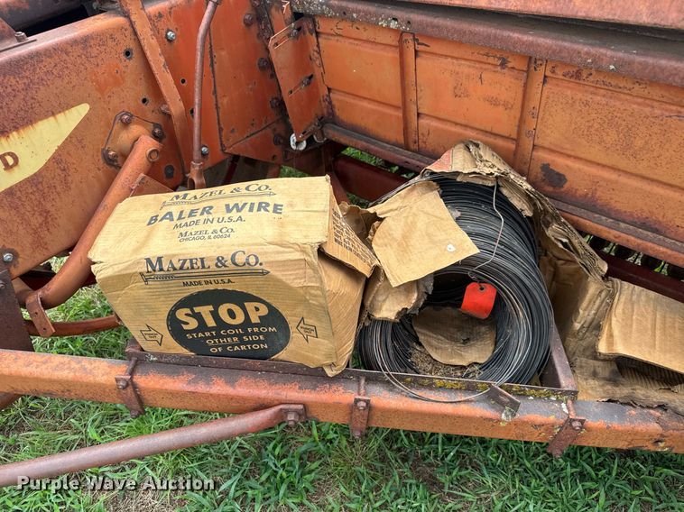 image for item DY0436 New Holland 269 small square baler