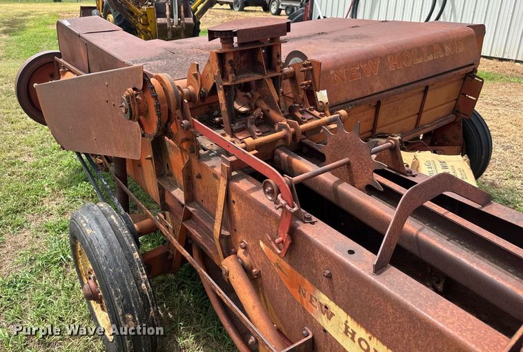 image for item DY0436 New Holland 269 small square baler