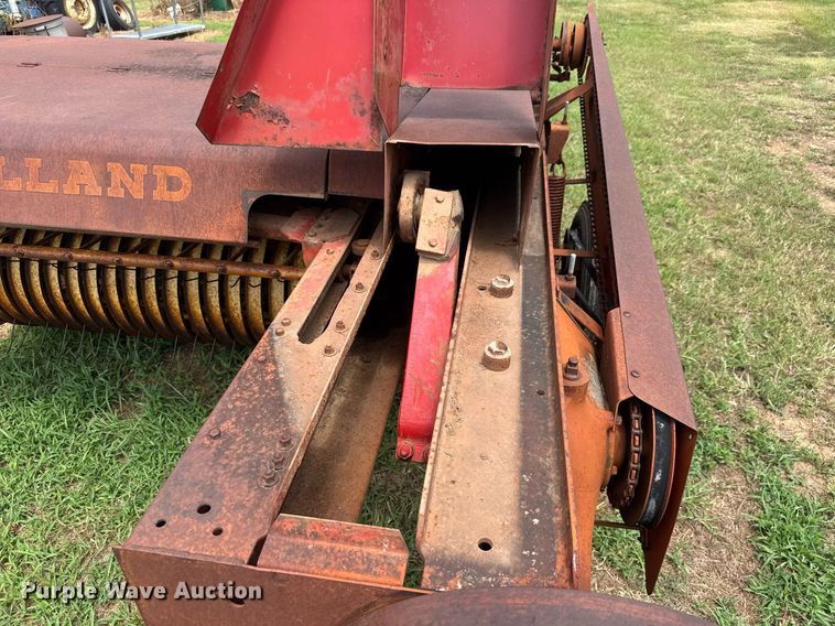 image for item DY0436 New Holland 269 small square baler