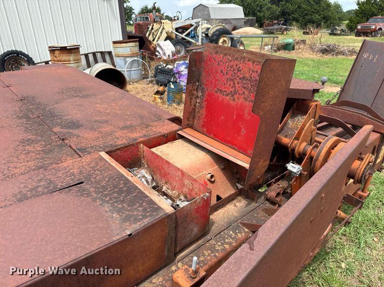 image for item DY0436 New Holland 269 small square baler