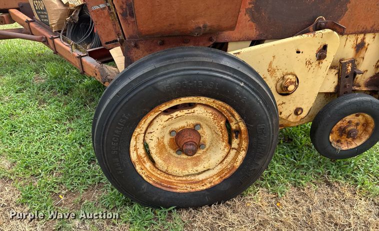 image for item DY0436 New Holland 269 small square baler