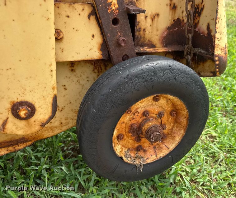 image for item DY0436 New Holland 269 small square baler