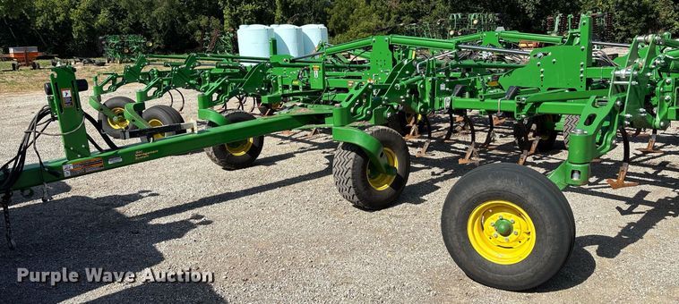 image for item DY0777 2024 John Deere 2230FH field cultivator