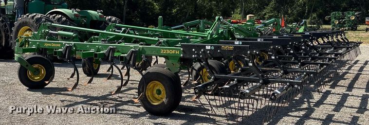 image for item DY0777 2024 John Deere 2230FH field cultivator