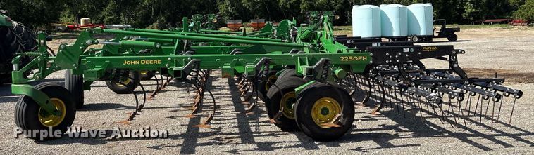 image for item DY0777 2024 John Deere 2230FH field cultivator