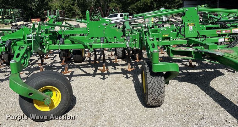 image for item DY0777 2024 John Deere 2230FH field cultivator