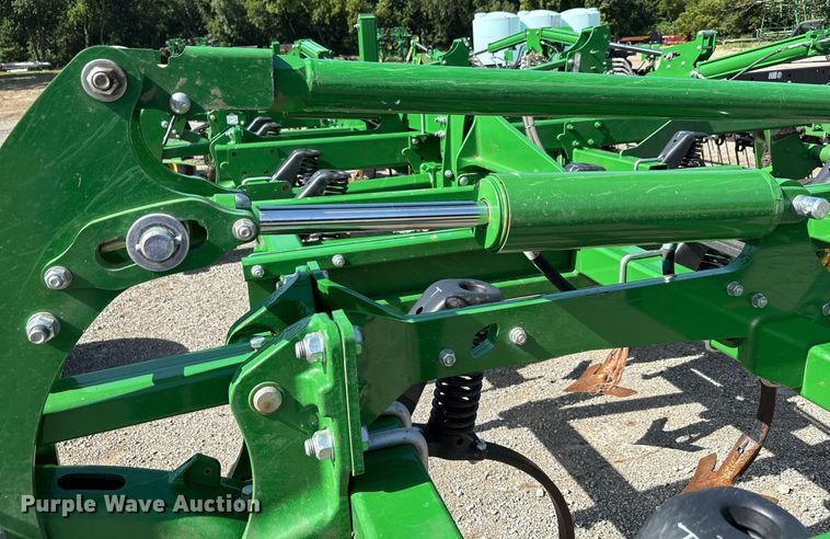 image for item DY0777 2024 John Deere 2230FH field cultivator