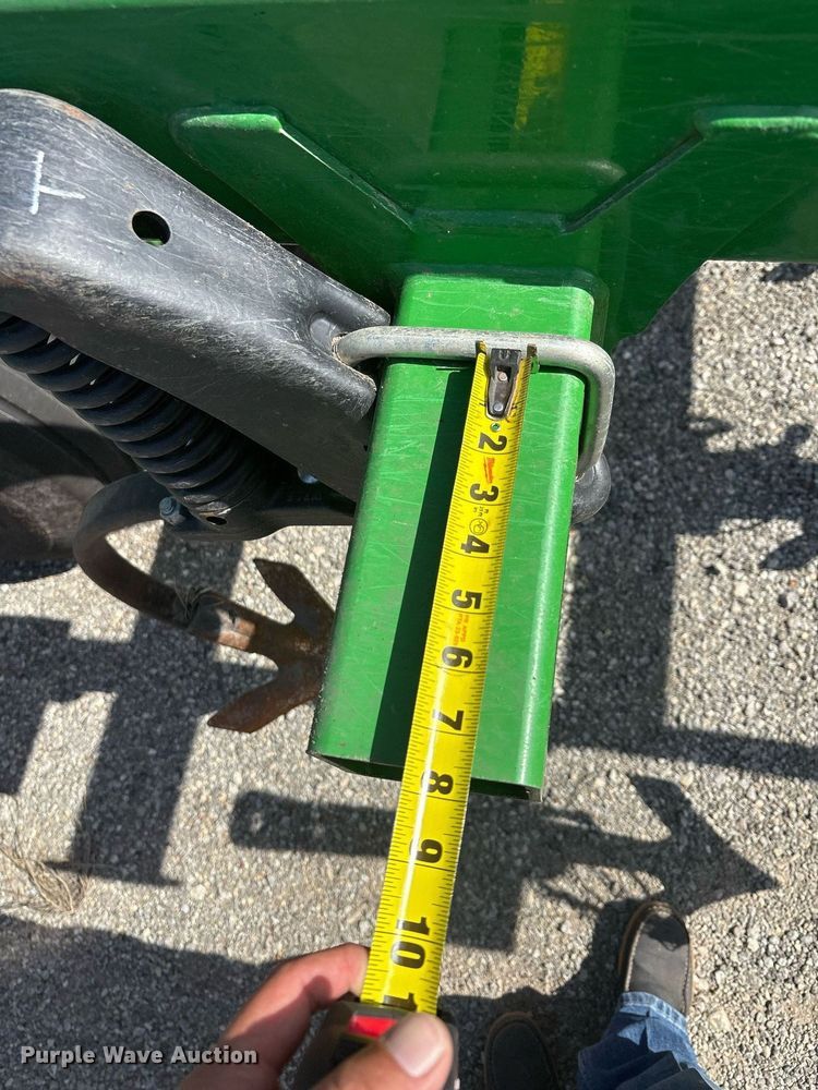 image for item DY0777 2024 John Deere 2230FH field cultivator